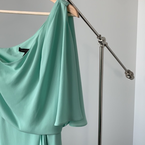 Flattering drape one shouldered BCBG dress | Size0 - Picture 4 of 7